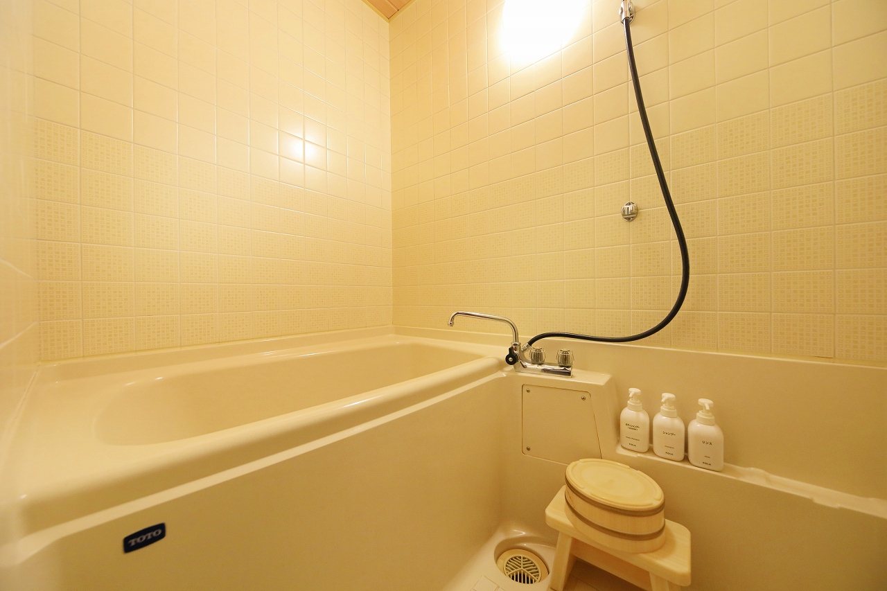 5-11階　和室（標準和室、角部屋）　客室内風呂（トイレは独立しております）