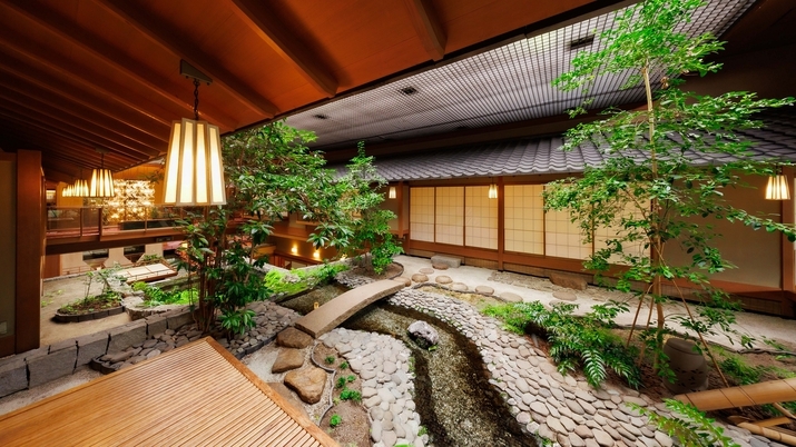 【個室料亭確約】ご褒美旅に最適！源泉半露天風呂付プレミアムスイートと旬彩豊かな特選創作会席