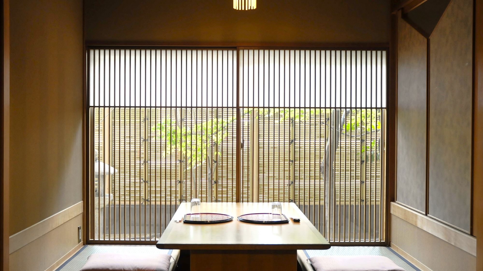 □料理茶屋「乙女滝」　個室または半個室のお食事処（当館おまかせとさせていただきます）