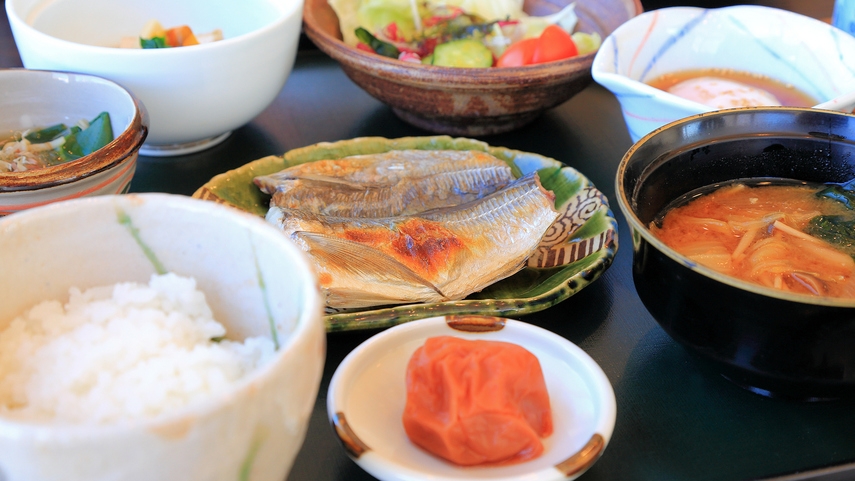 ＜朝食のみ＞お湯に入って、休んで、また入る。のんびりと心ほどける一日を／朝食は炊き立てご飯の和食膳を