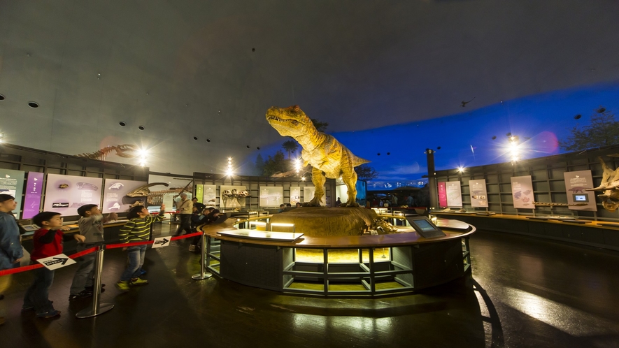７月にリニューアルオープンした「恐竜博物館」！山中温泉からお車で約５０分でアクセス便利♪