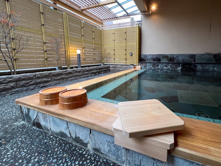【親孝行・3世代】「温泉に入れてあげたい」を叶える！バリアフリー貸切風呂６０分＆１１時アウト／２食付