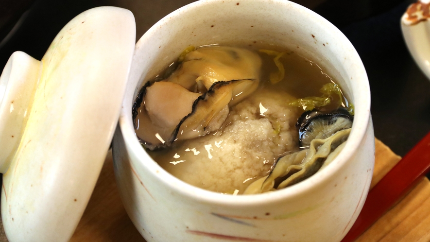 なめらかで美味しい茶碗蒸しに、坂越牡蠣を入れて蒸しあげました！