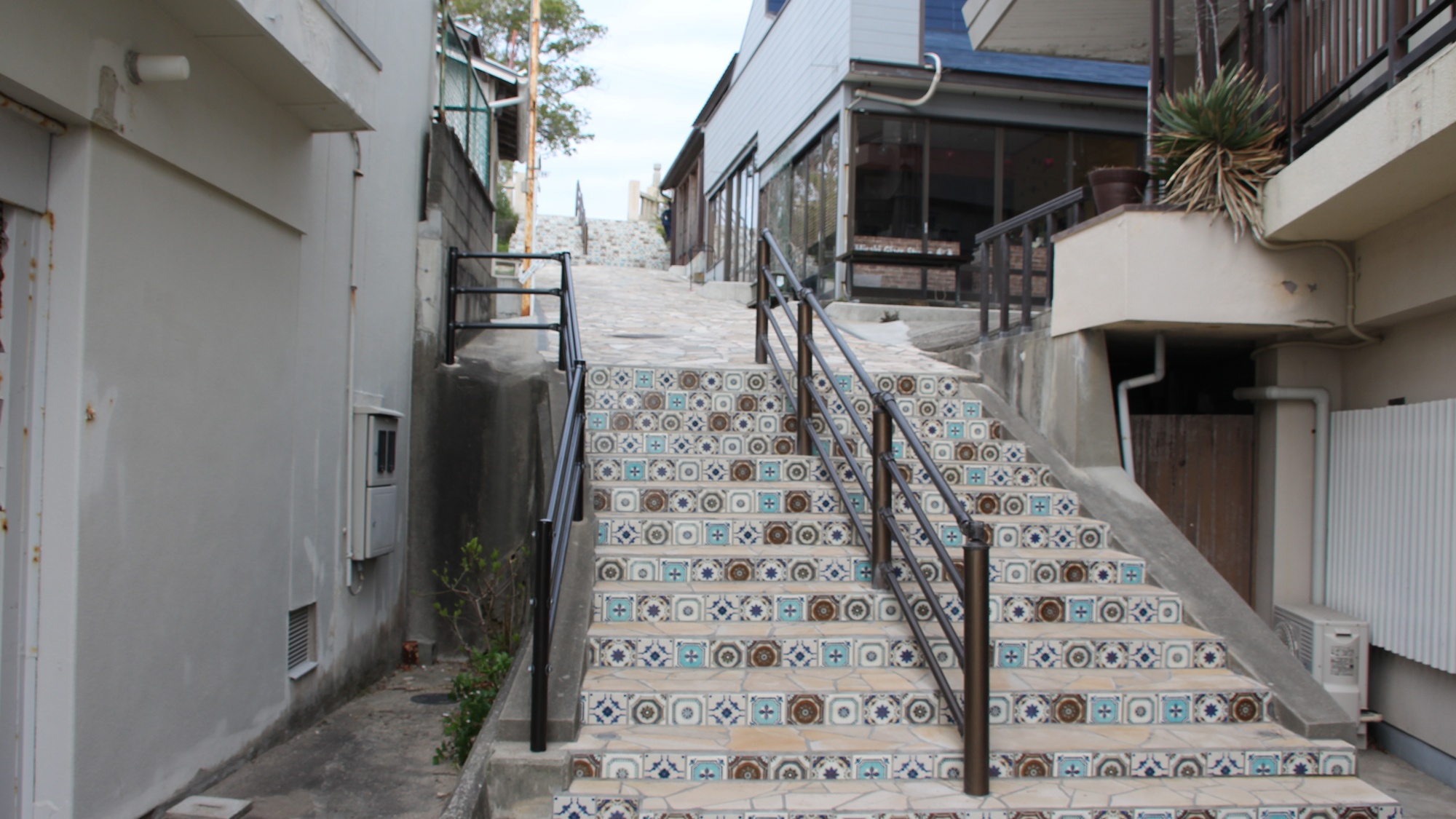 *きらきら坂（当館から車で県道32号経由で約7分）