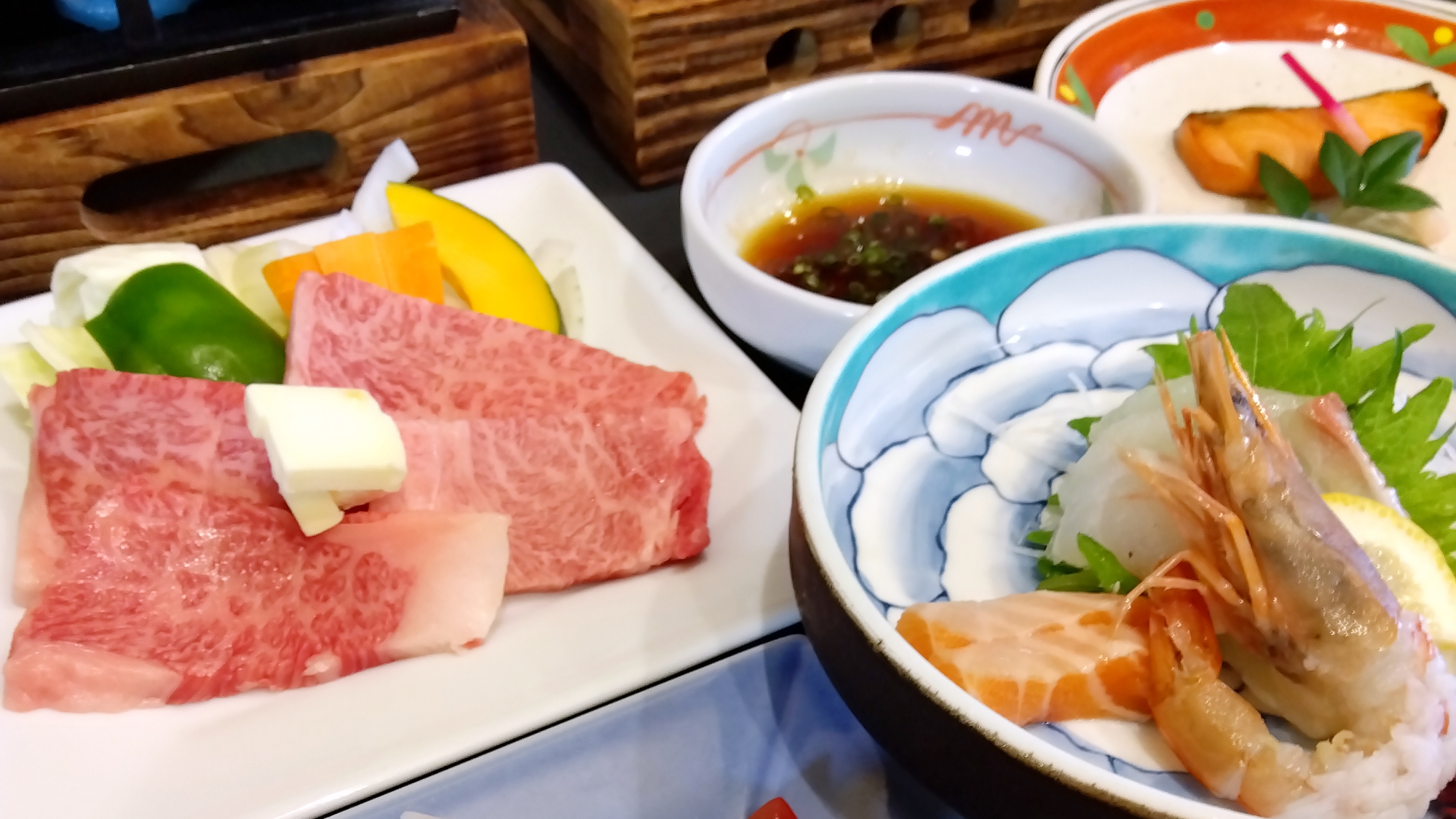 *姫路和牛溶岩焼と瀬戸内の味覚（一例）
