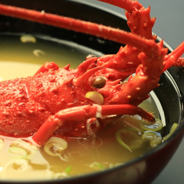 【グレードアップ】伊勢海老活造り！船盛りに黒毛和牛陶板焼きなど豪快な「松」コース