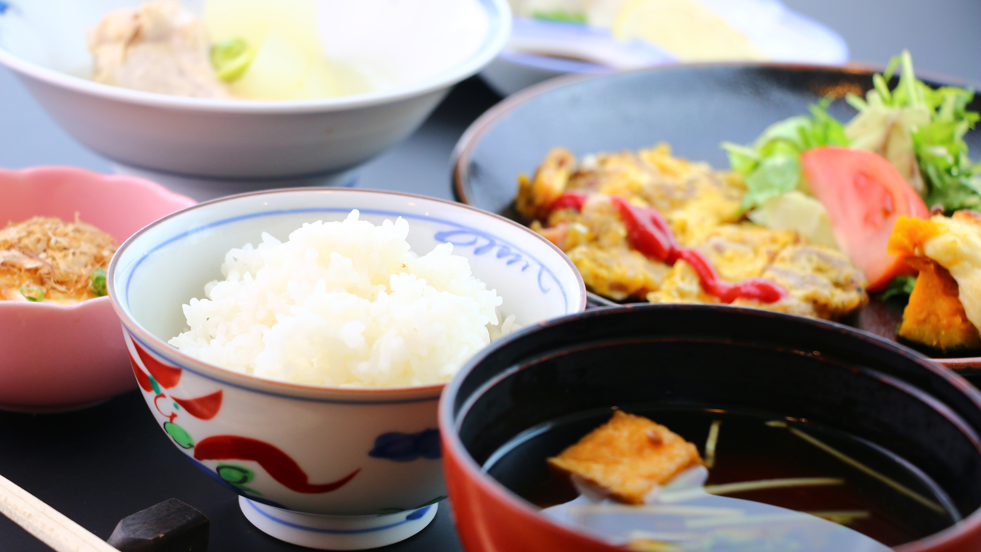 ＜夕食一例＞夕食は日替わり！ボリューム満点にご用意いたします！