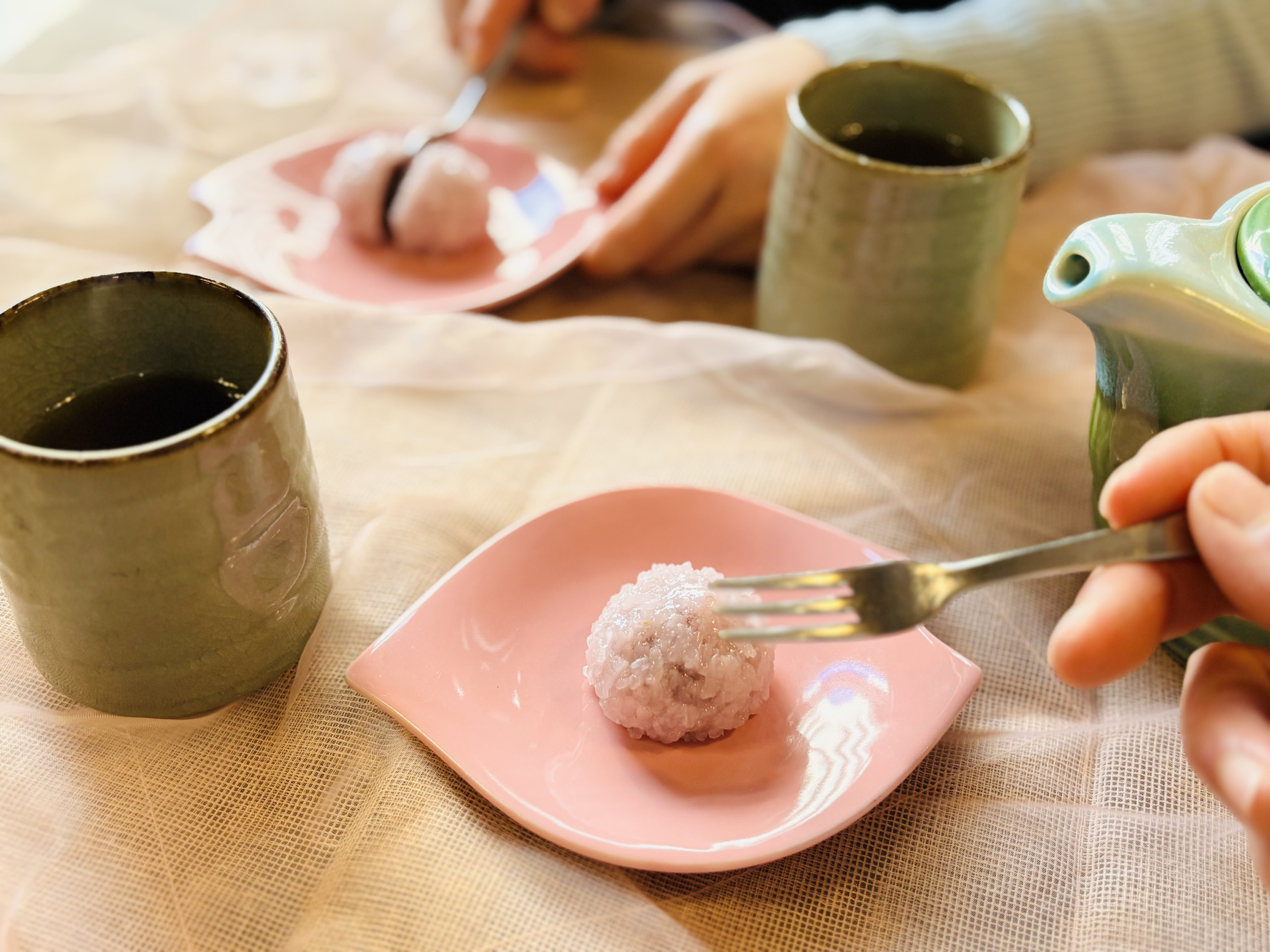 【春季限定】ひと口で春、心まで満ちる。餡と緑茶の渋みが、冬の緊張をほどき前向きな私へ