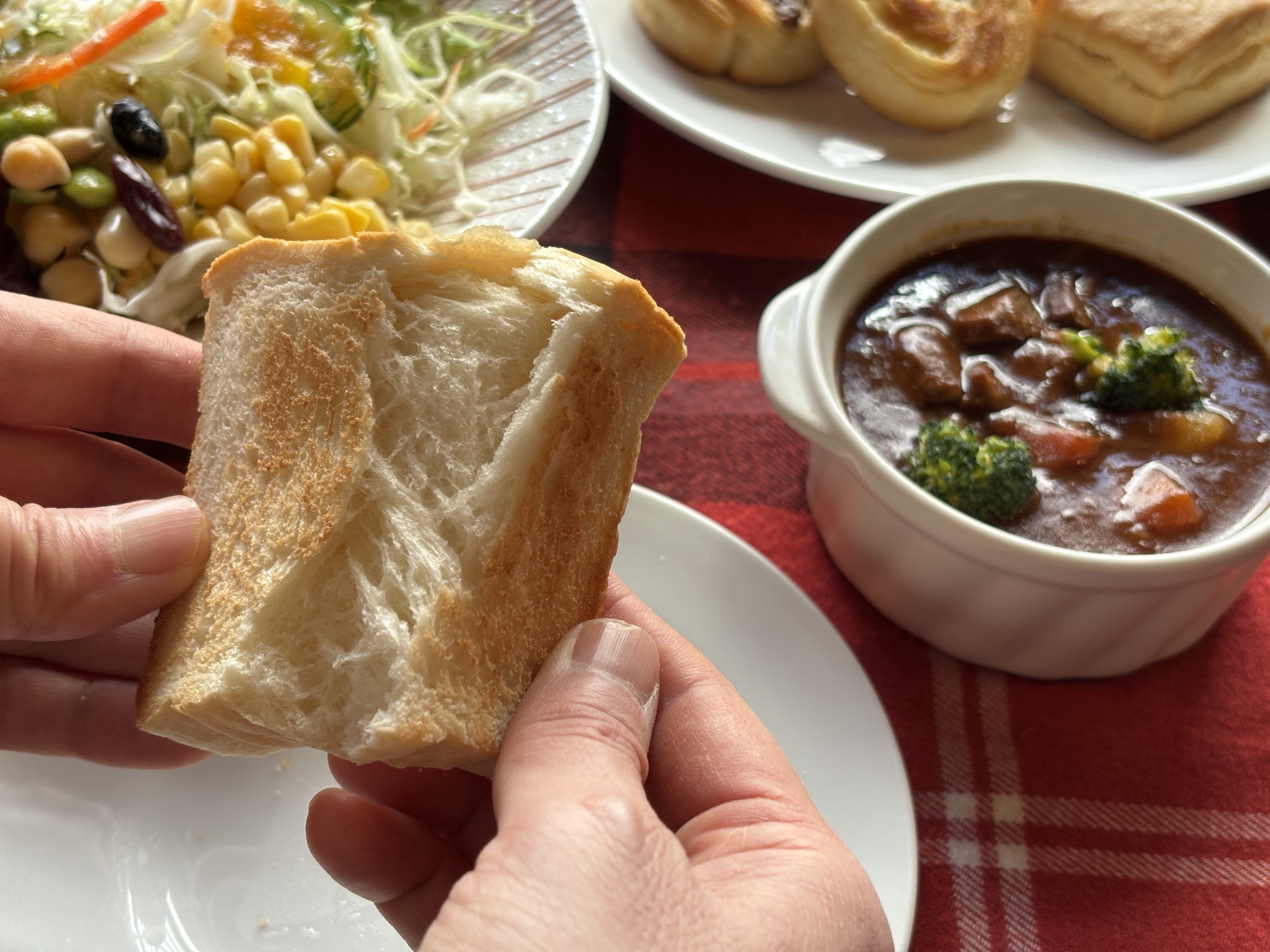 【朝食ブッフェ】もっちり、ゆだね食パン！とろけるシチューを浸す贅沢な瞬間♪