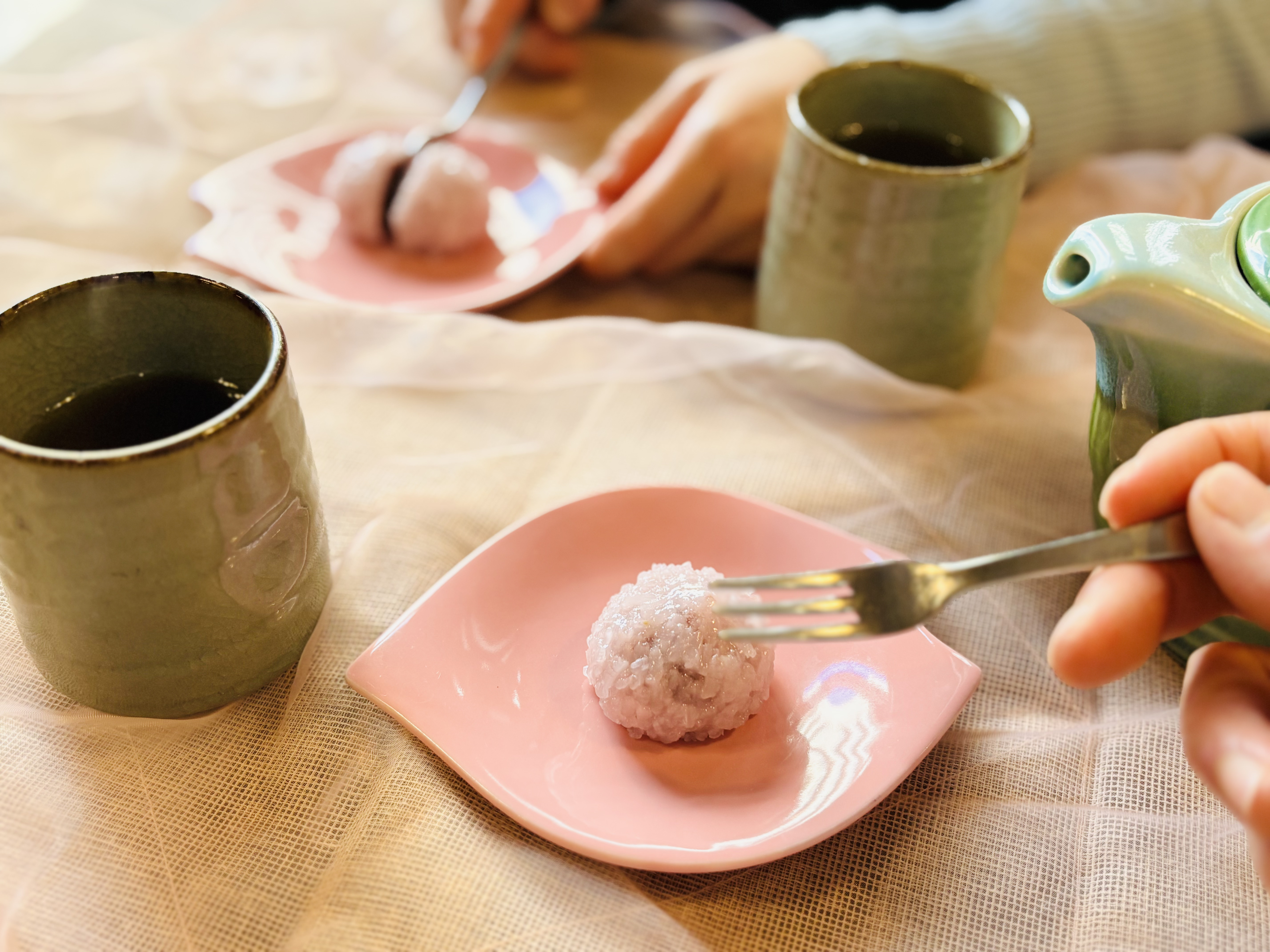 【春季限定】ひと口で春、心まで満ちる。餡と緑茶の渋みが、冬の緊張をほどき前向きな私へ