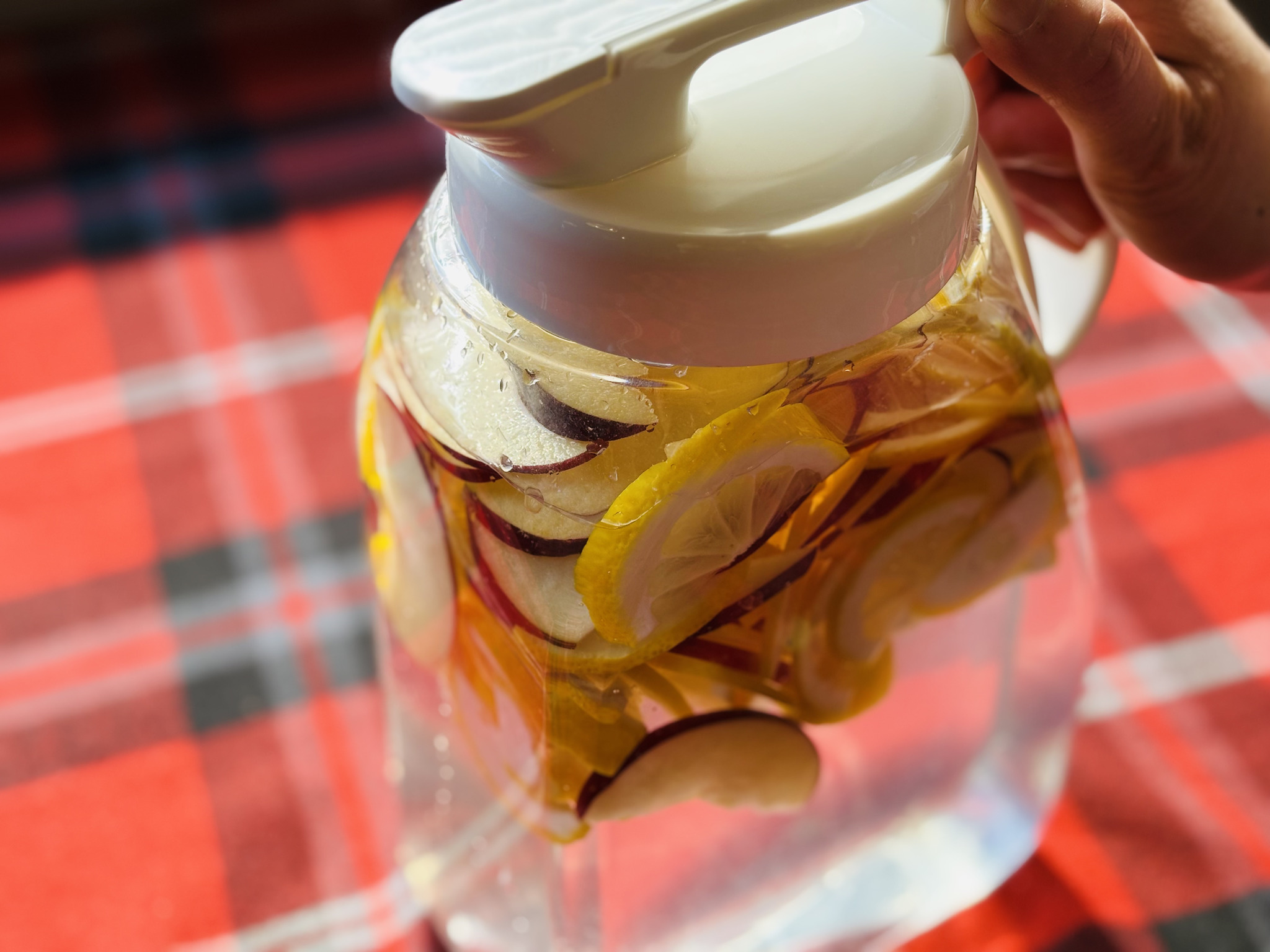 【朝食ブッフェ】『美活』体の中から潤う！フルーツの恵みのデトックスウォーター！