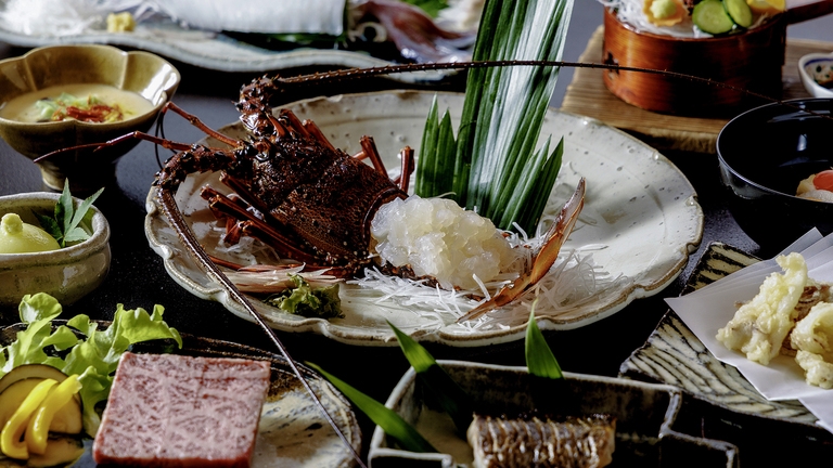 【当館おすすめ】五島の伊勢海老の活き造りと佐賀牛の網焼きを愉しむ◆個室でお食事