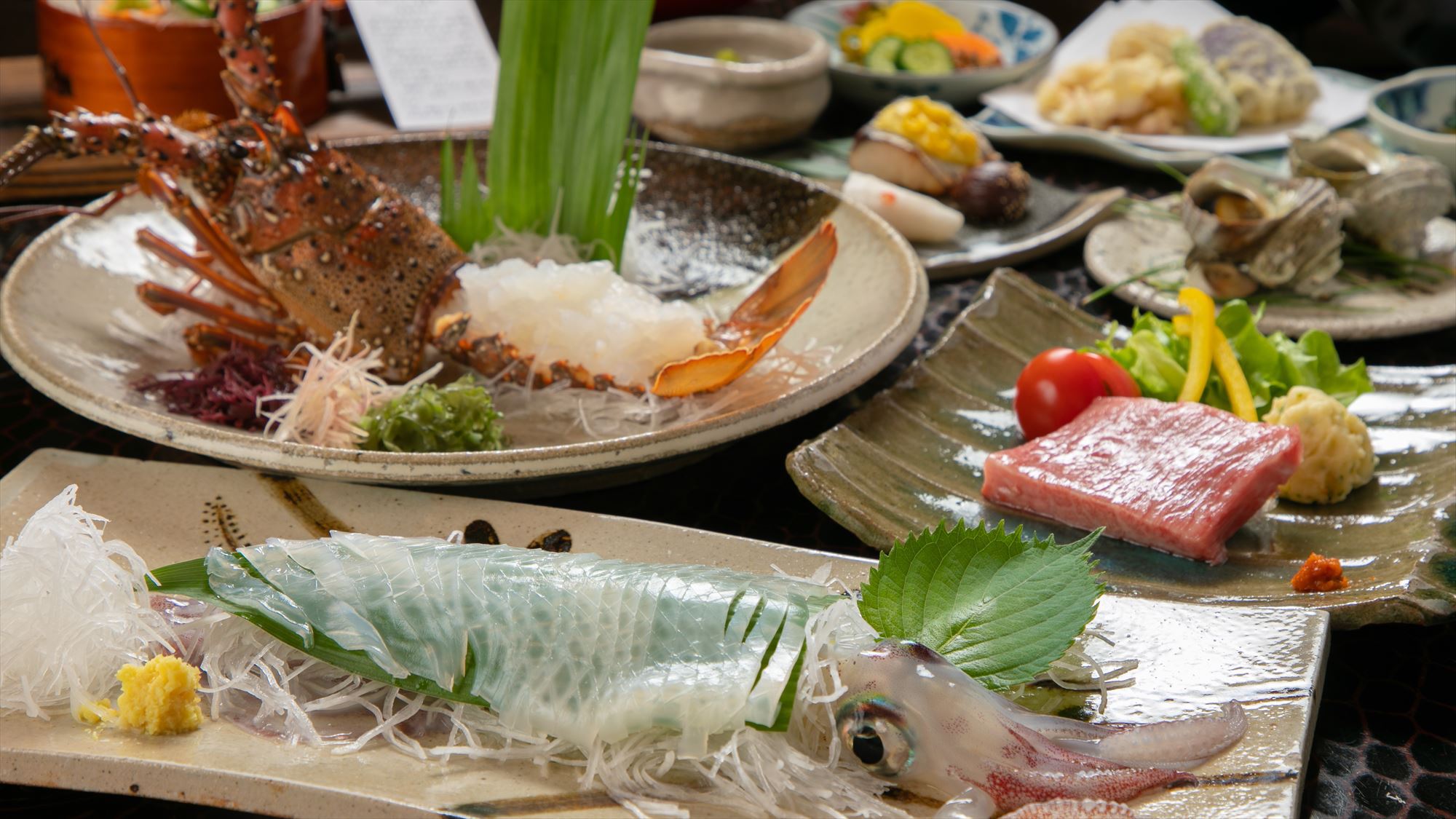 伊勢海老の活き造りと佐賀牛の網焼き会席