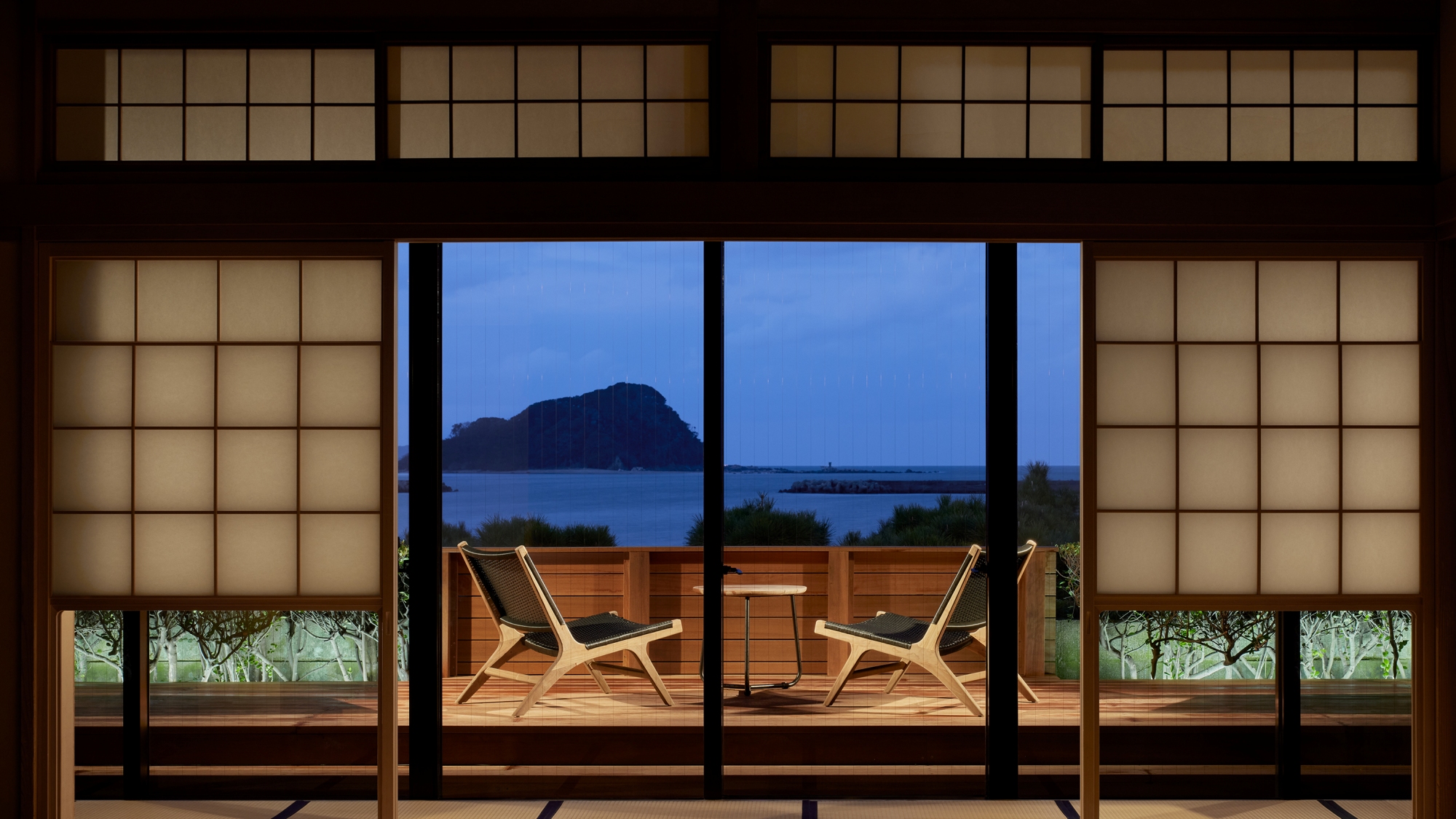 【10畳　松・竹・梅】の客室内からの景色