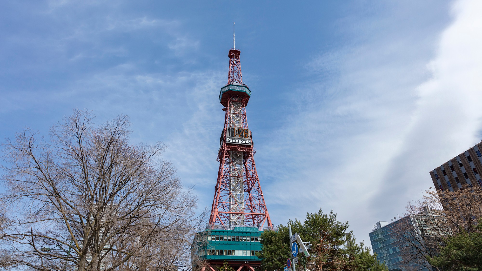 【さっぽろテレビ塔】札幌市のど真ん中、北海道観光の定番といえばココ！お車約20分