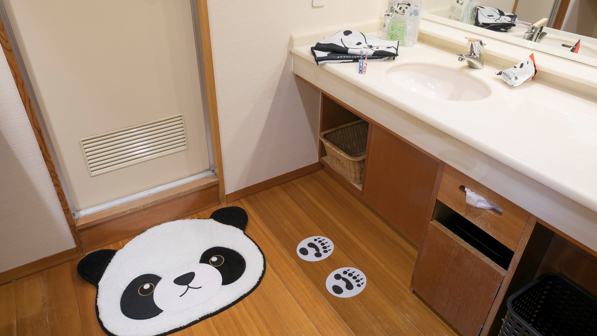 【海が見えるパンダの部屋（和室＋ツインベッド）】