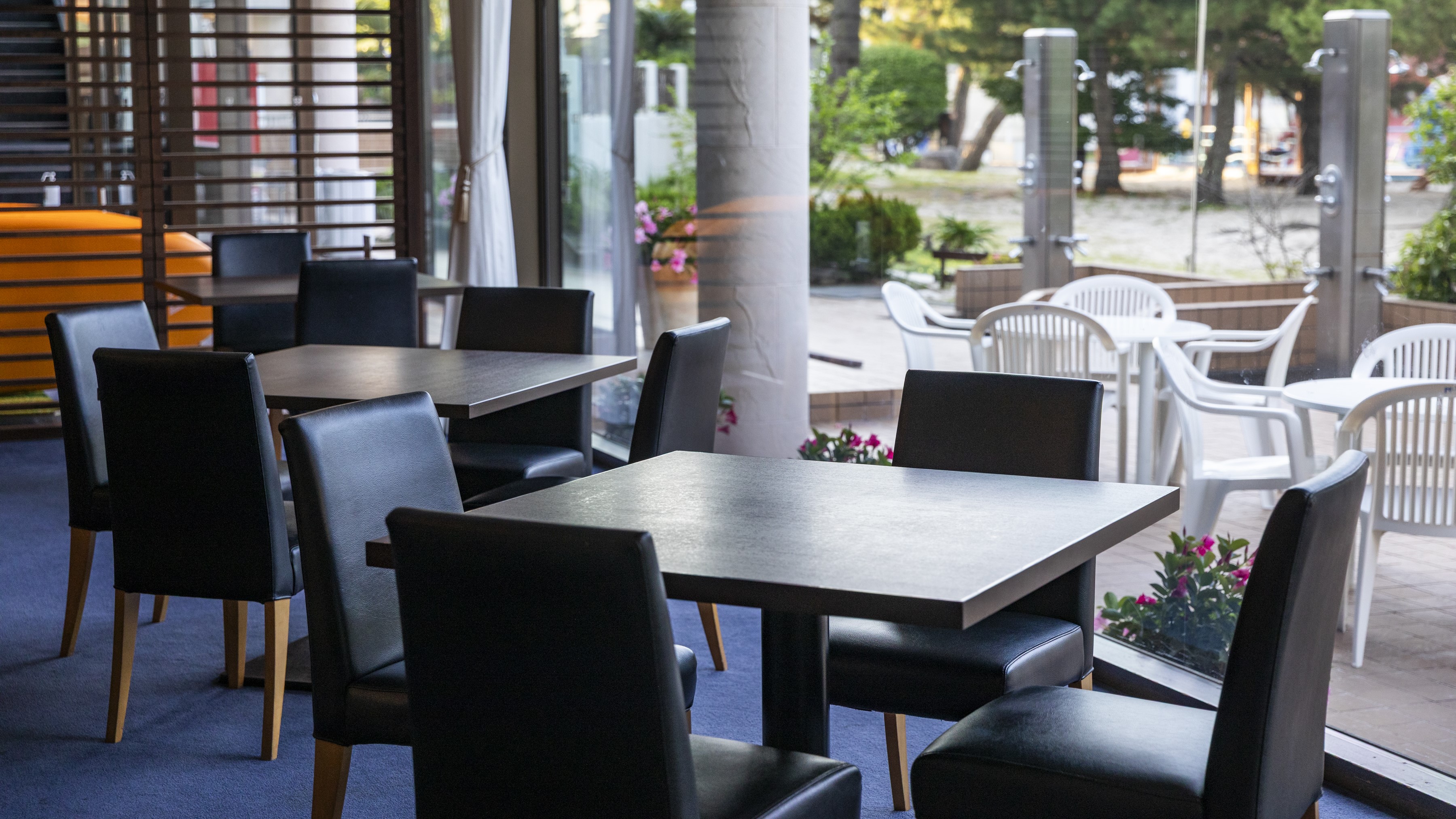 【ラウンジ 丨 シュガービーチ】