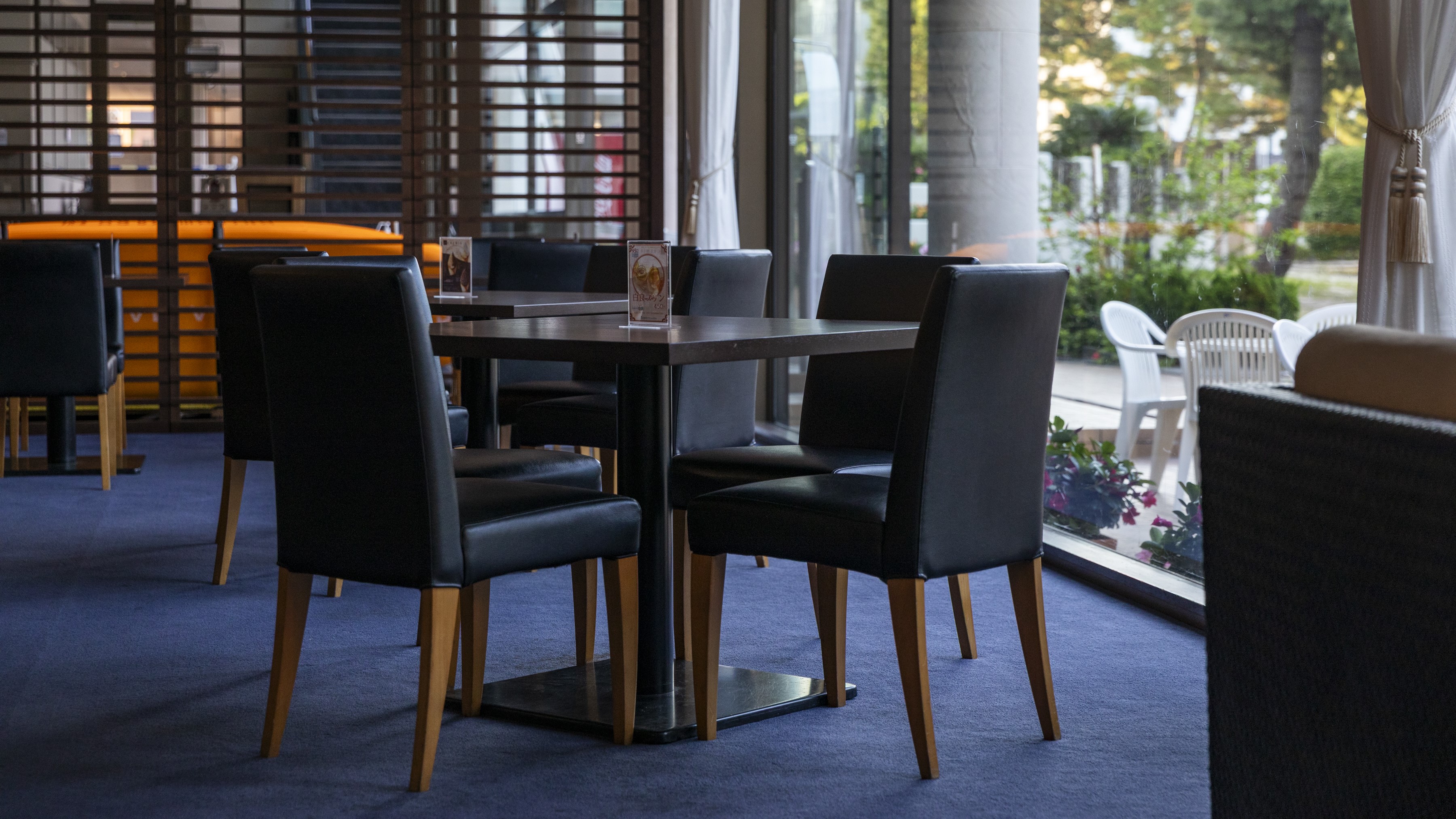 【ラウンジ 丨 シュガービーチ】