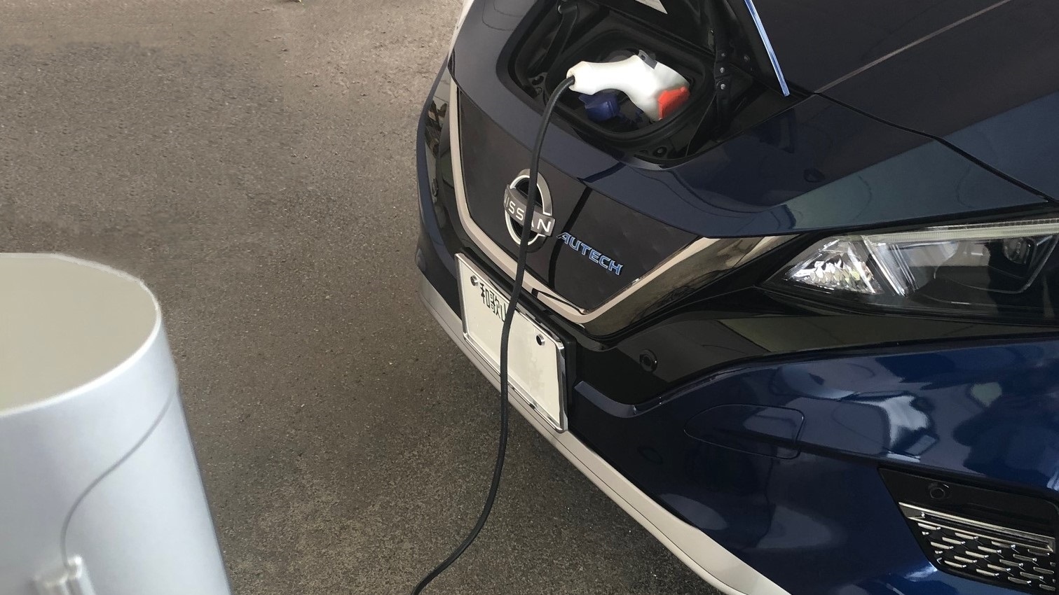 【館内設備 丨 電気自動車充電スペース】