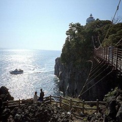 城ケ崎海岸　橋立吊り橋まで 宿から車で約１０分です