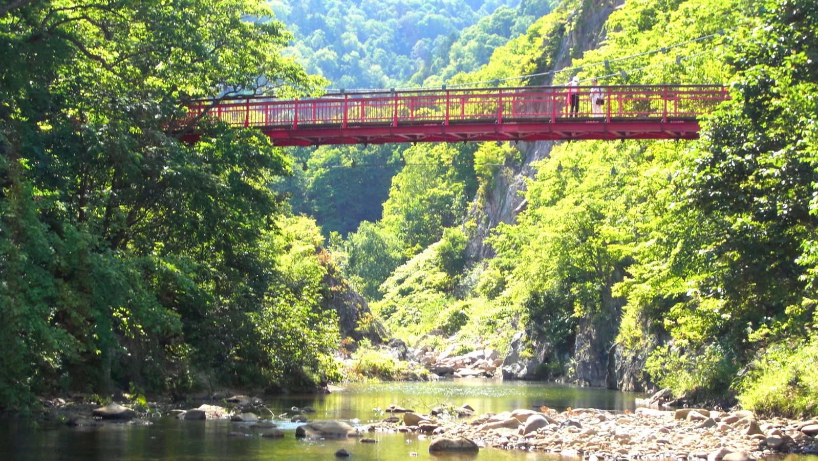 定山渓の景勝スポット「二見吊橋」