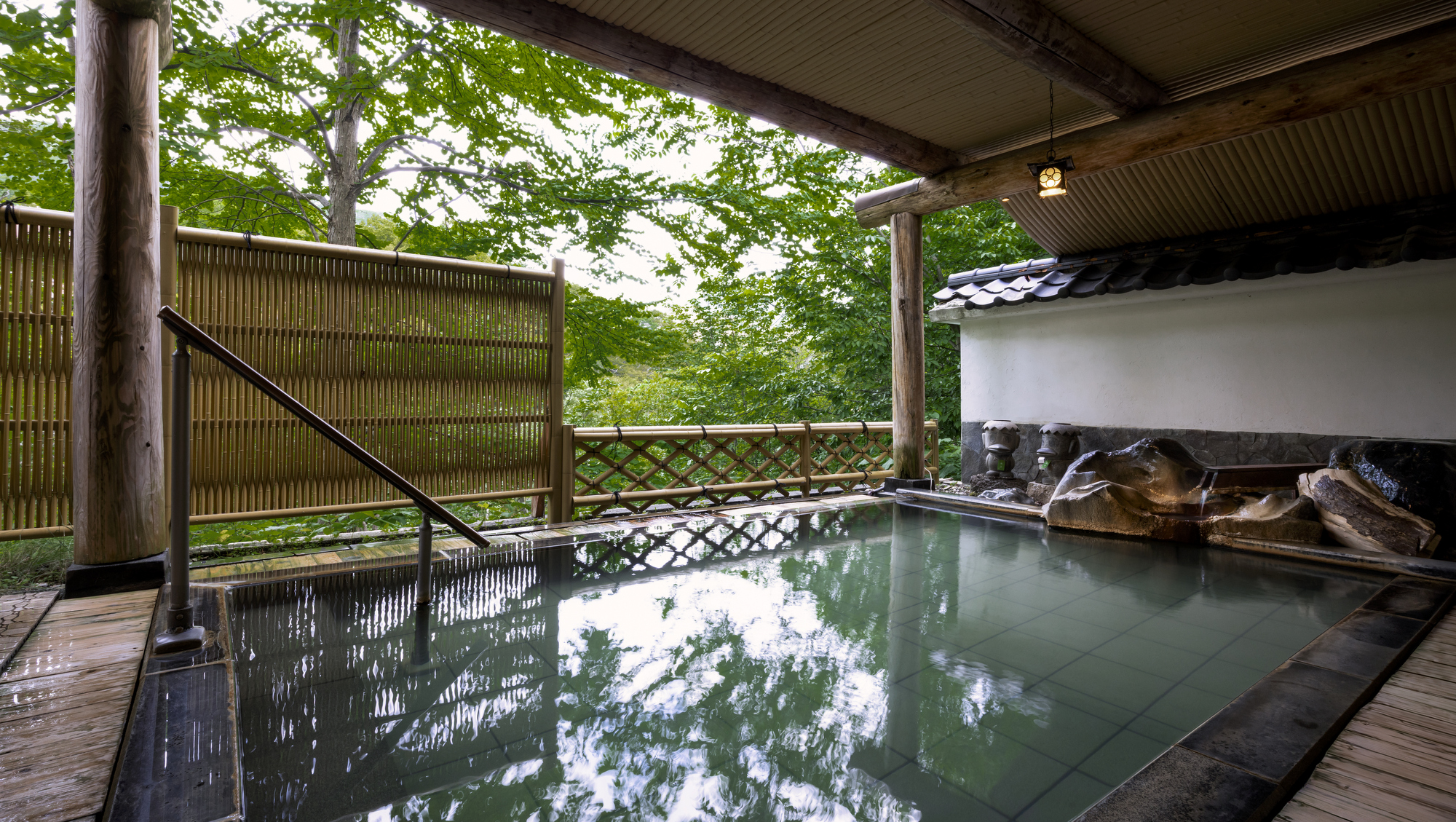 【露天風呂】ユニークなカッパ像に心和む露天風呂で極楽気分を満喫