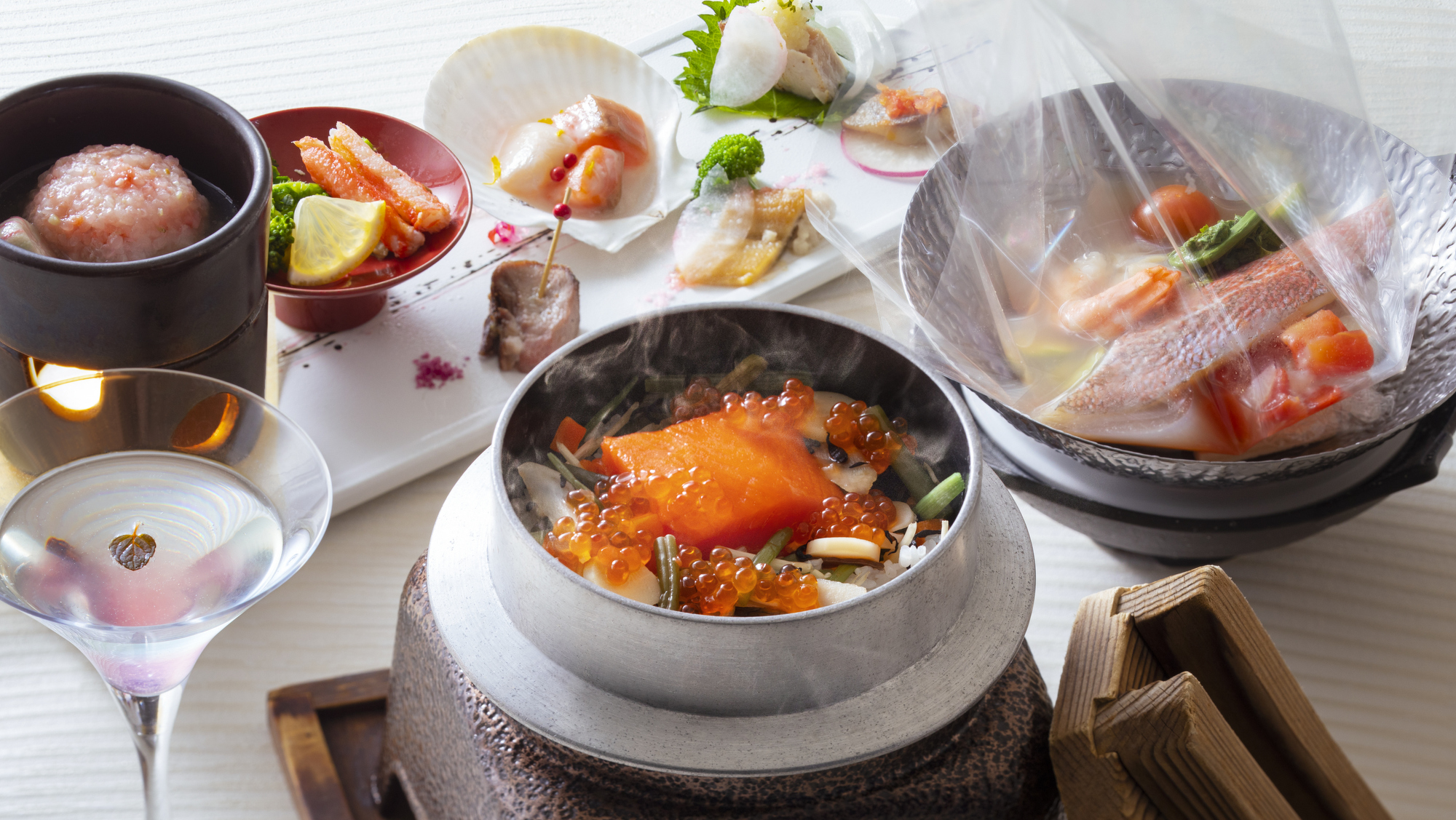 【2025春・銀の月】お食事は、春が旬のサクラマスを北海道ブランド米「ゆめぴりか」で釜めしに