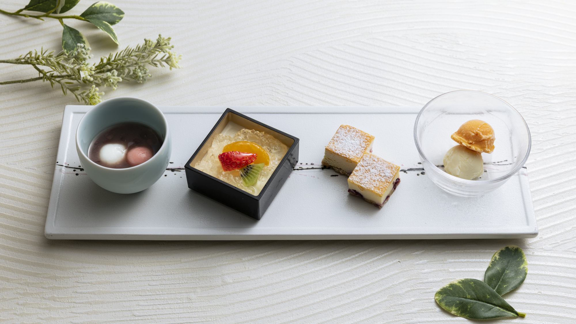 【2026春・デザート】自家製ベイクドチーズケーキなど、柔らかな春の彩りと優しい甘さが広がるデザート