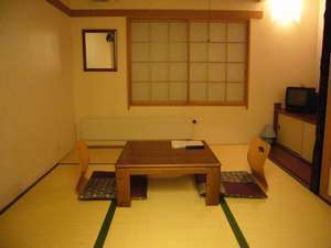 たたみ６畳の和室のお部屋