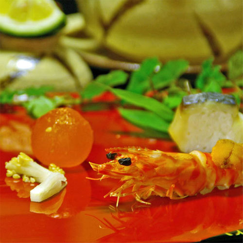 一品一品、お客様のお食事のペースに合わせてお料理をご用意