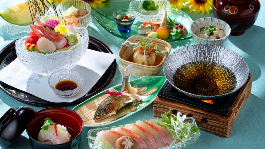 【一泊二食付き】季節の食材を味わう懐石「有楽懐石・彩」プラン