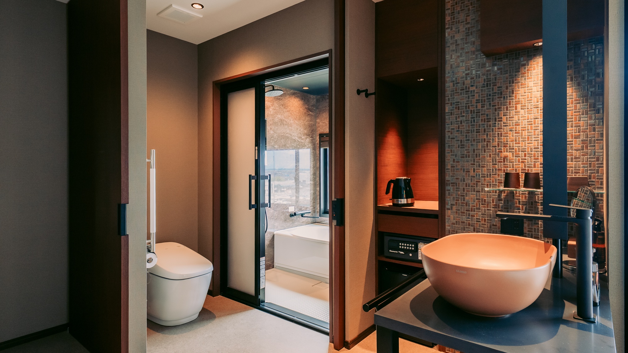 ＜松寿-Shoju-＞段差のない広々とした、安心の水まわり空間