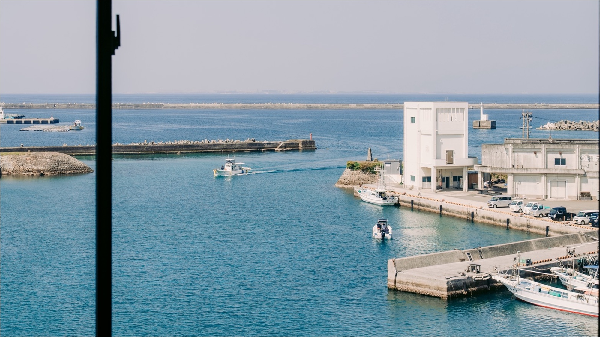 ＜松寿-Shoju-＞江戸から続く港の歴史を、窓枠の絵として