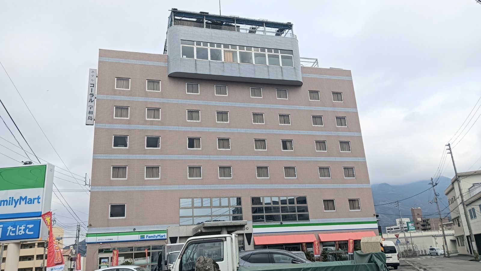 1階にコンビニエンスストアー