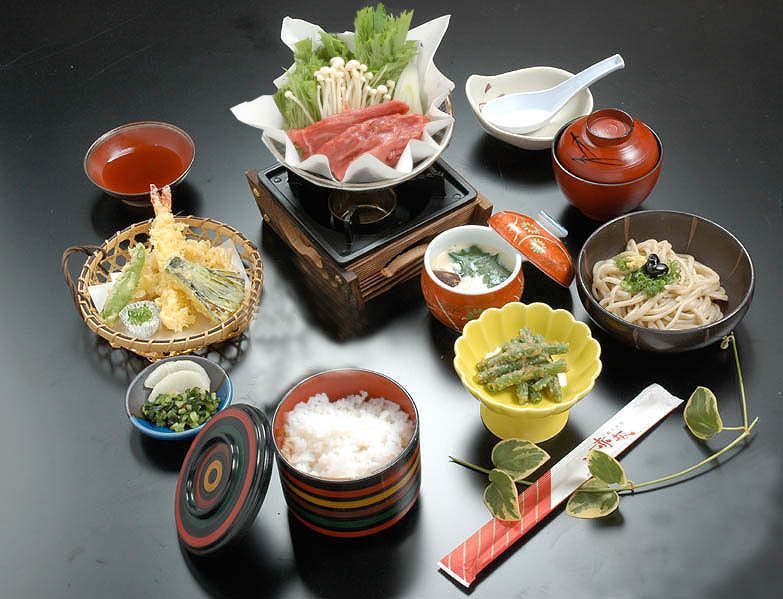 リーズナブルに夕食牛鍋定食付プラン　ゆっくりお部屋食　貸切家族風呂利用