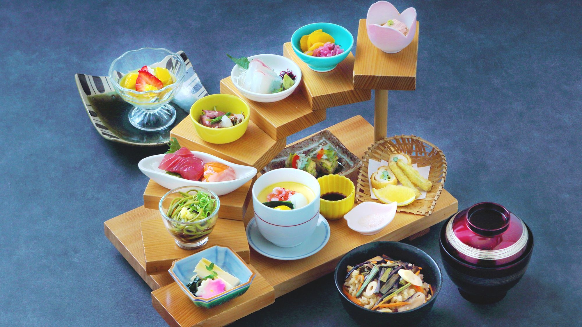 【リニューアル客室】生まれ変わった快適空間ステイ　日本料理「四季」花暦ディナー　(夕食・朝食付き)