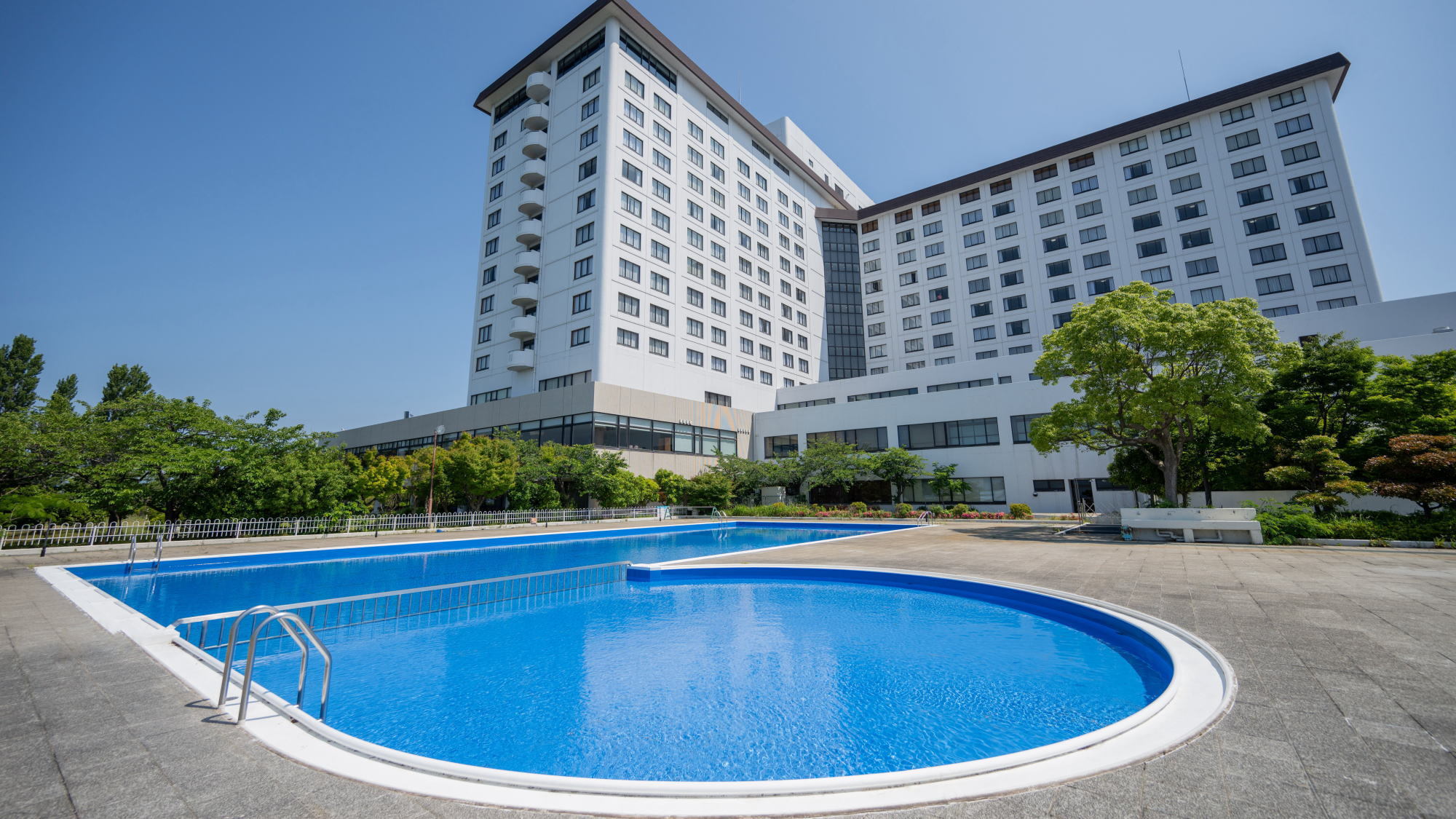 屋外プール(夏季限定)