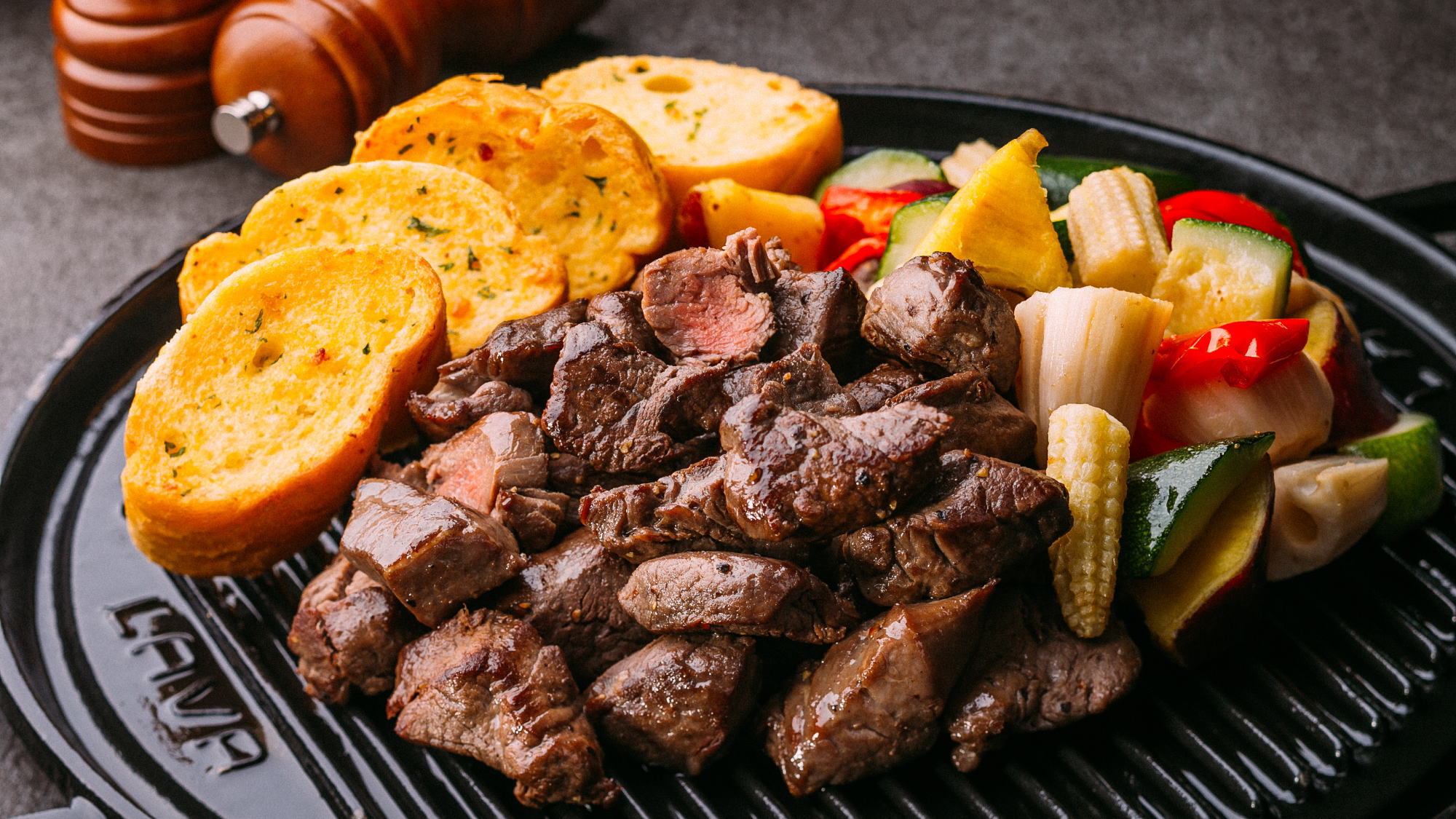 ＜Dinner Buffet＞牛フィレ肉のサイコロステーキ※イメージ