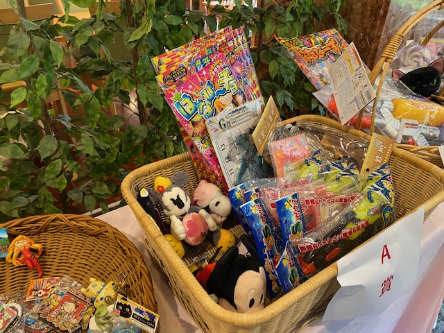 7月15日～8月31日日迄、小学生以下のお子様にくじ引き開催！