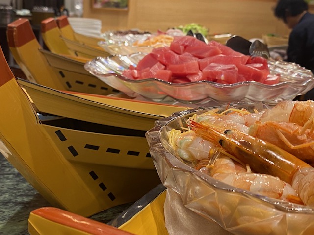 8月10日～18日★ご夕食のサプライズ1品★奇数はお刺身の大漁盛り！