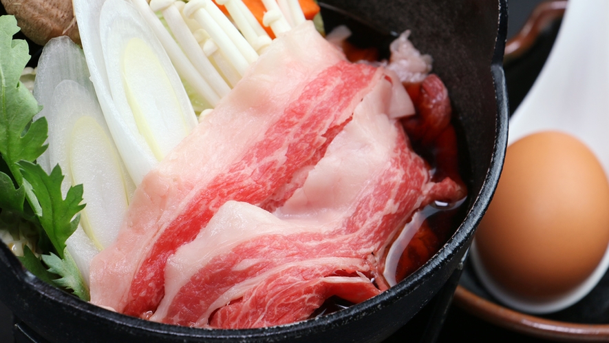 ■【お料理～会津牛のすき焼き～】常温でもとろける脂の甘みが絶品な会津牛をすき焼きで♪