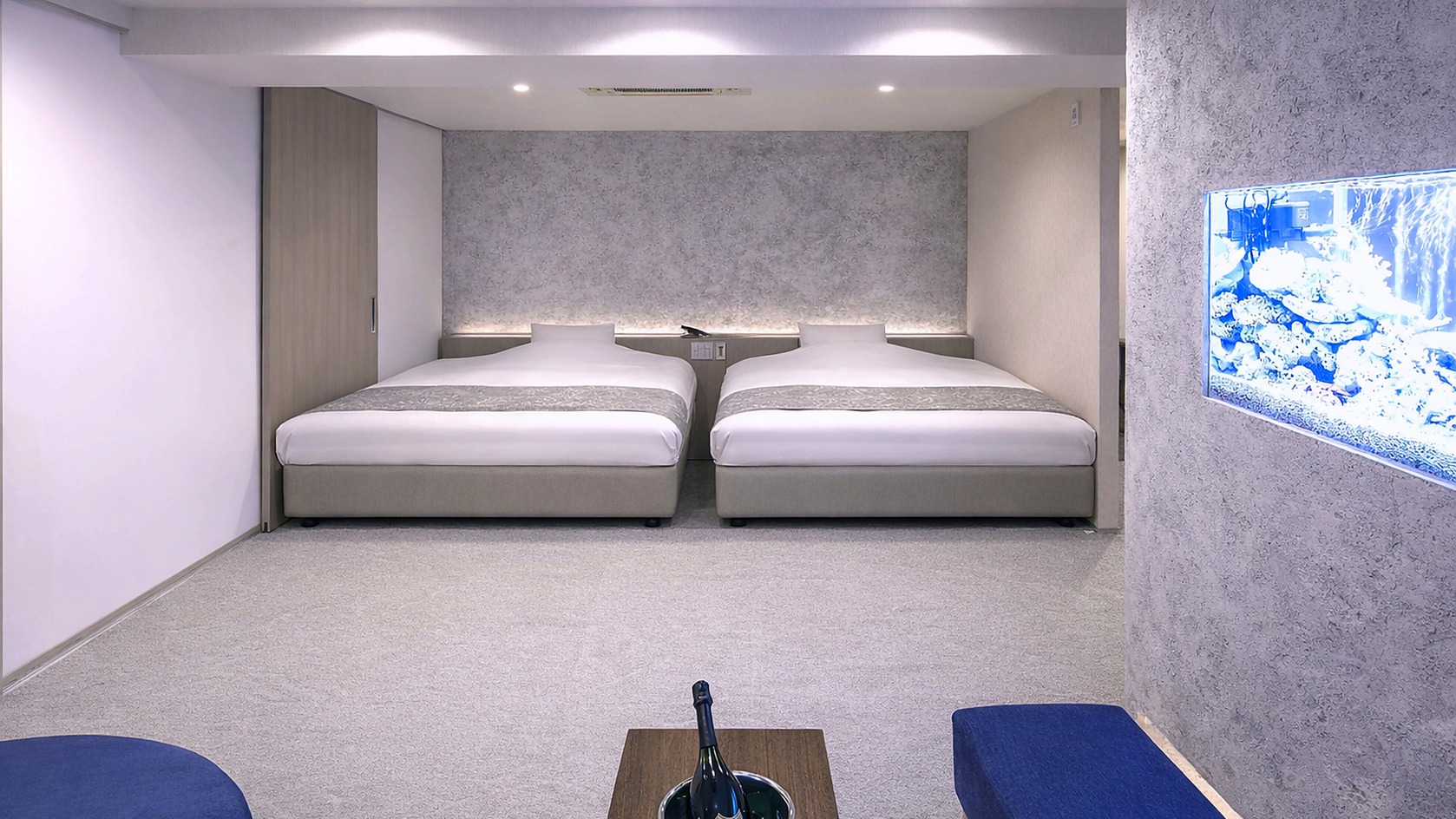 スイートルーム713号室/『海』