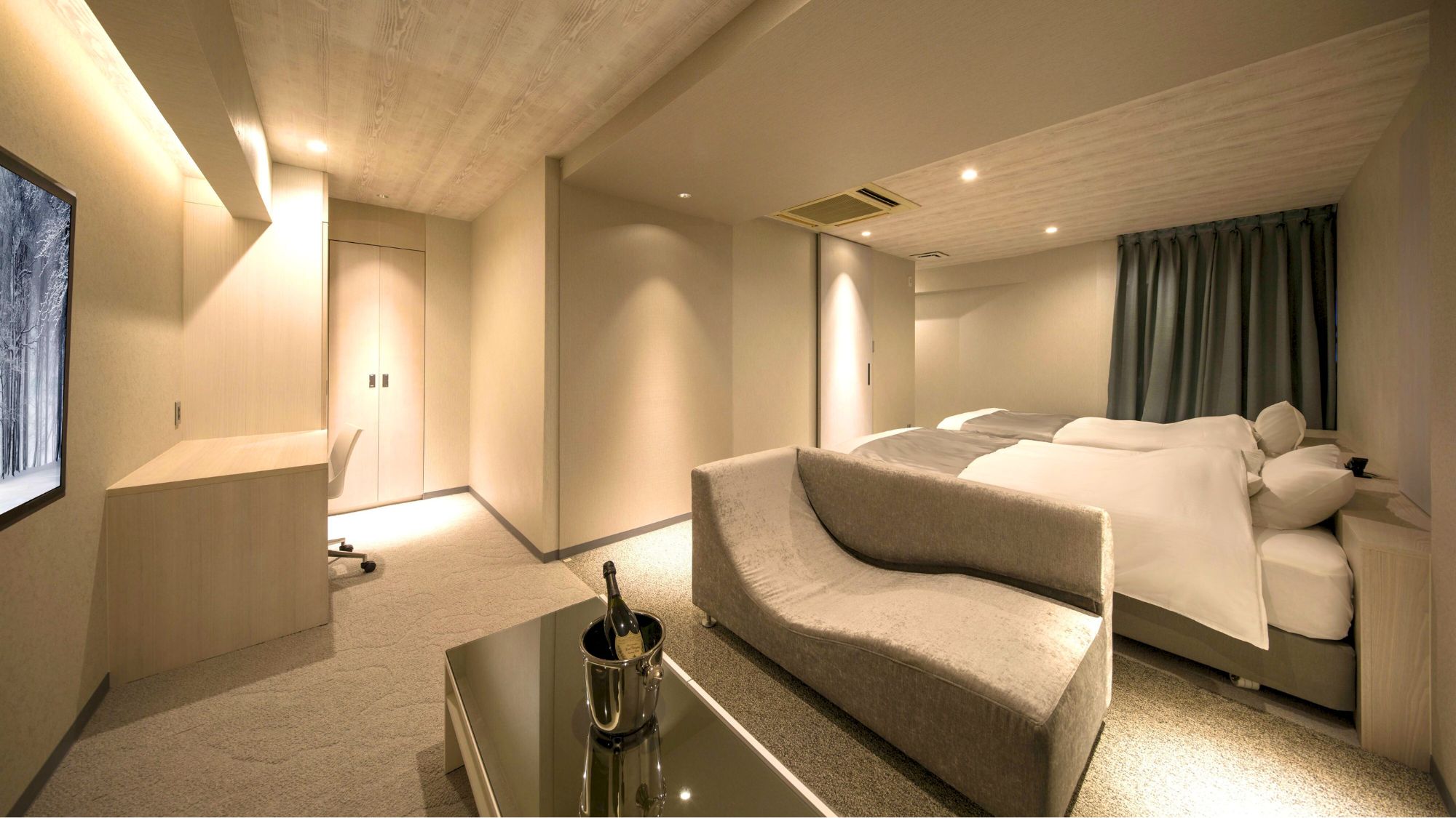 プレミアムツイン611号室/『白銀レイヤー』