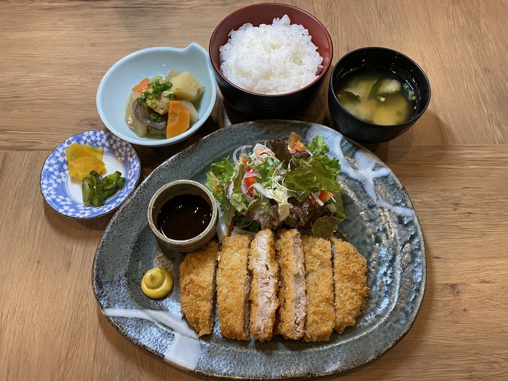 【夕食付】スタンダード1泊2食Aプラン(1，300円分)（朝食無料）