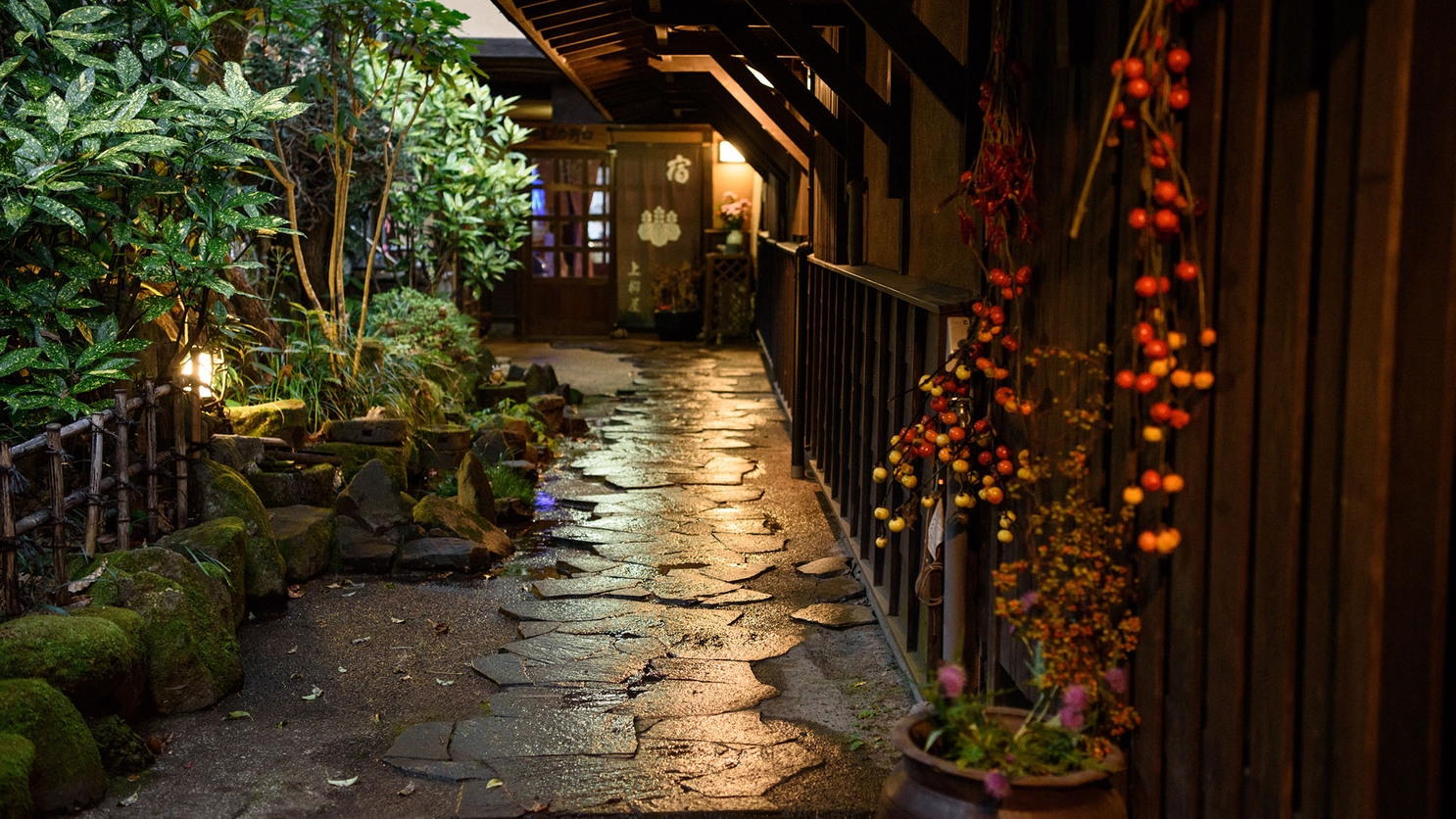 【夏のグループ割】4名以上でお得な『素泊まり』旅♪ 離れのお部屋で気兼ねなく、のんびり温泉三昧