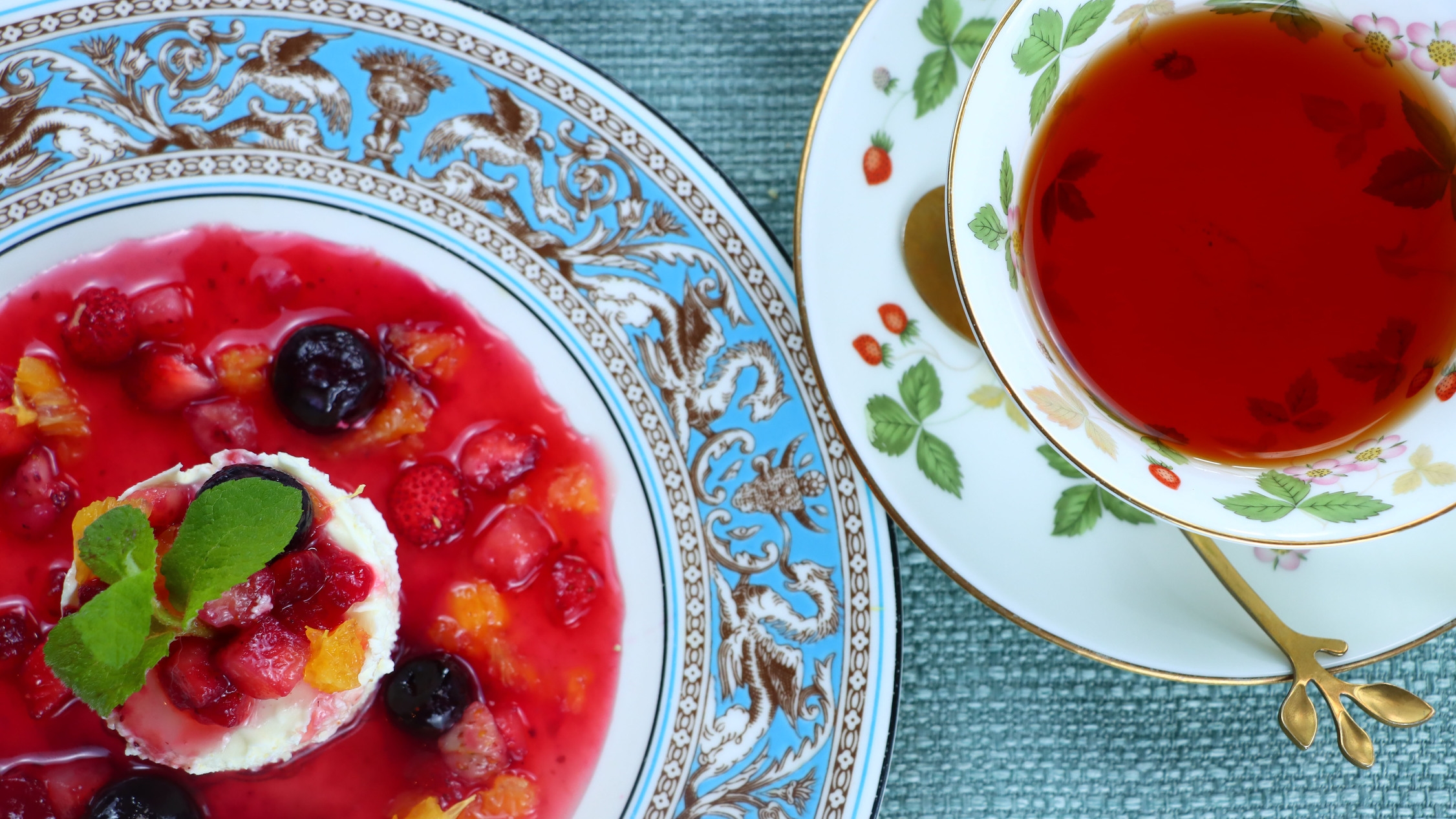 【インスタ映え！特典付】九重を鮮やかなピンクに染める「ミヤマキリシマ」。ディナーもピンクで彩ります♪