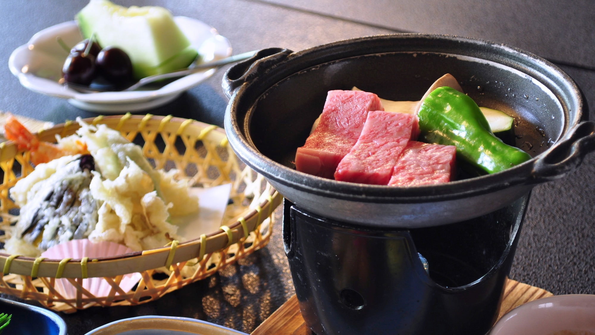 【スタンダード・食事処】国産和牛の陶板焼きｘ信州の郷土料理に舌鼓♪貸切風呂無料！（夕朝食付）