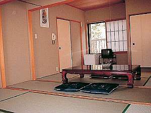 Japanese-style room 15 tatami mats