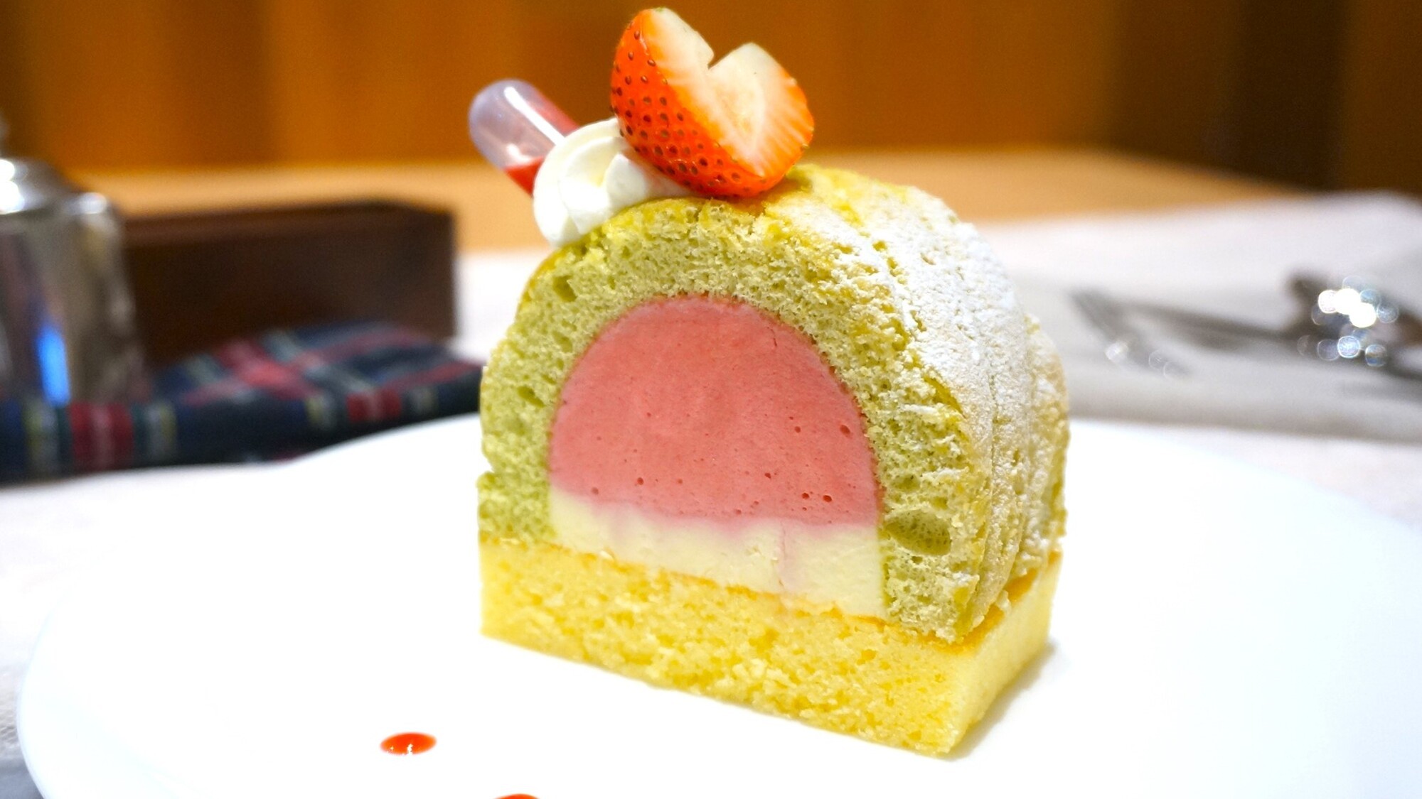 パティシエによるホテルメイドケーキ