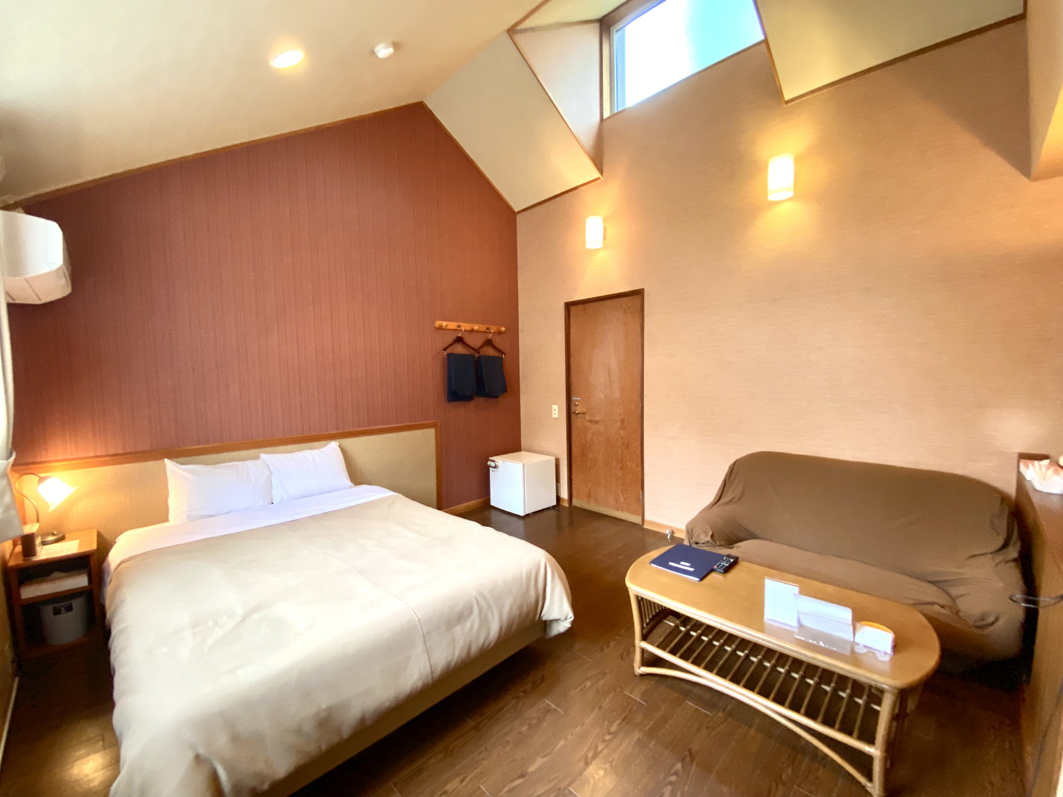 【露天無/喫煙室】本館　バストイレ付 ８畳 洋室(ツインorW）